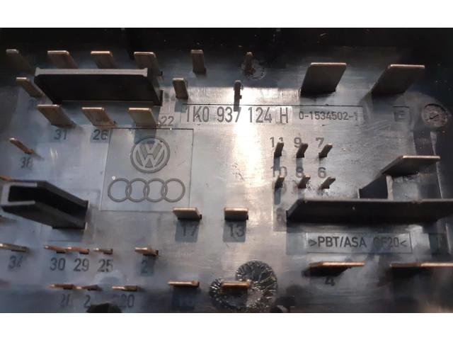 Блок предохранителей 1K0937124H Audi A3 S3 A3 Sportback 8P