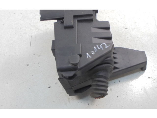 Блок предохранителей 8690698, 8690698 Volvo XC90