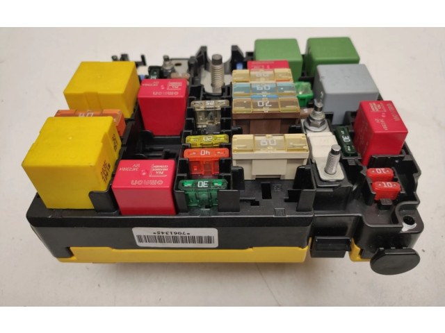 Блок предохранителей 42745603 Peugeot 2008 I