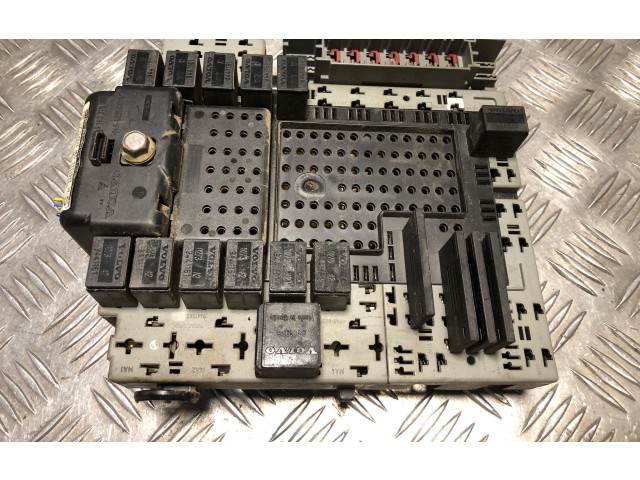 Блок предохранителей  8645410, 00W412   Volvo S80    