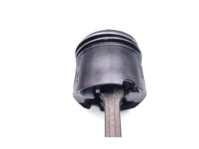  Поршень с шатуном M47D20(204D4) M47D20  BMW X3 E83 для дизельного двигателя 2.0