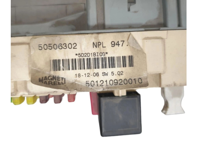 Блок предохранителей 50506302 Alfa Romeo GT