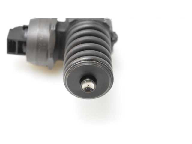 Форсунка 038130073AG Skoda Octavia Mk2 (1Z) BKC,BJB,BXE,BLS