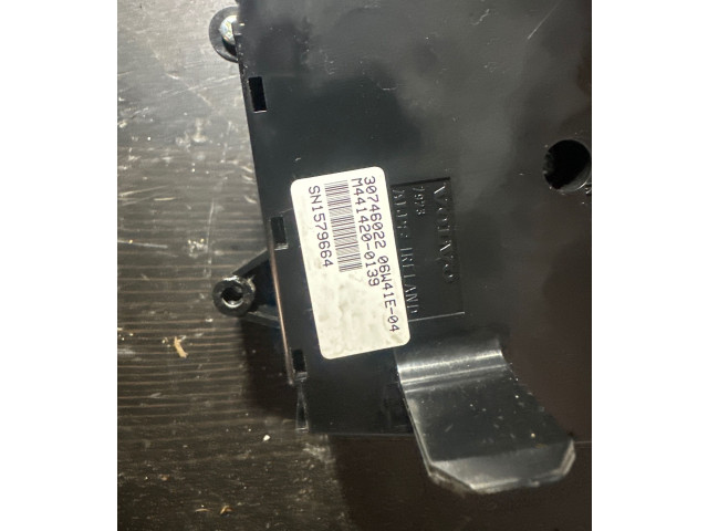 Блок управления климат-контролем 30746022, SN1579664 Volvo V70