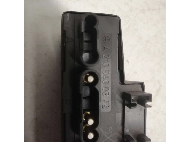 Pojistková skříňka A2105400372 Mercedes-Benz E W210 1996