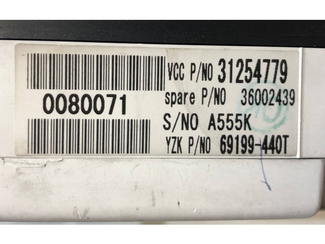 Панель приборов    Volvo V50       