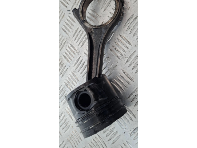 Поршень с шатуном Land Rover Discovery 3 - LR3