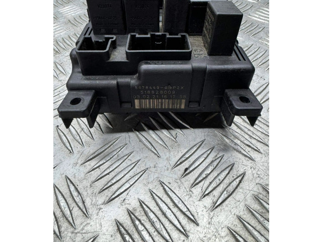 Блок предохранителей 8678449, 518218009   Volvo V70    