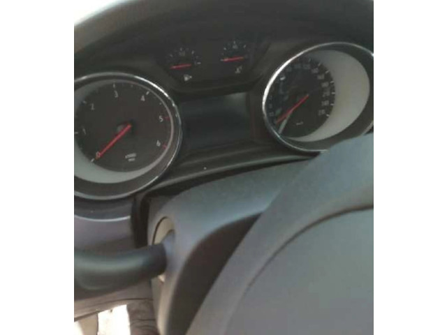 Přístrojová deska Opel Astra K 2017 39102855