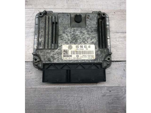 Řídící jednotka 03G906021AQ, 1039S10836 Volkswagen Caddy 2006