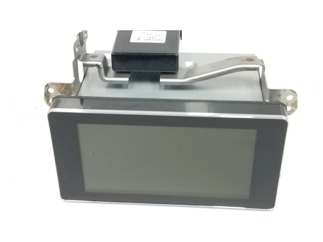 Радио/ проигрыватель CD/DVD / навигация