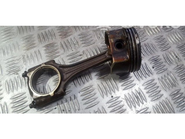 Píst 06ba Volkswagen PASSAT B5.5