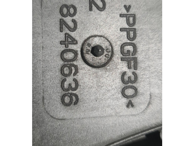 Вентилятор радиатора 8240636 Dacia Sandero