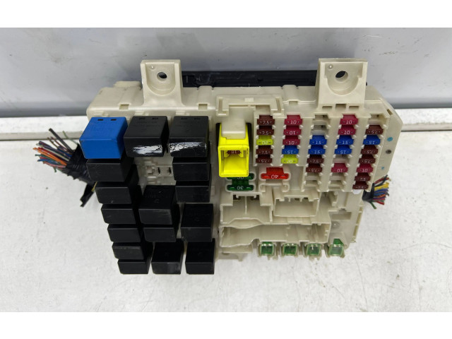 Блок предохранителей 8565a174, 8637a389 Mitsubishi Colt