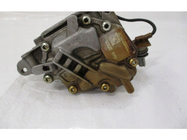 Масляный насос   150002257R  Renault Clio IV 