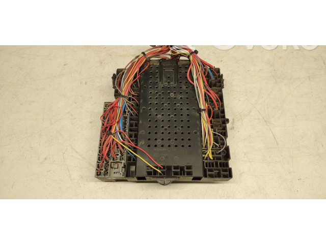 Блок предохранителей  8645411   Volvo V70    