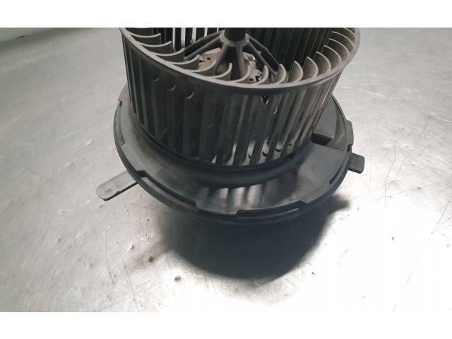 Вентилятор печки 1K1819015F Volkswagen Caddy