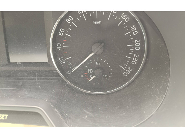 Панель приборов 5E0920752B   Skoda Octavia Mk3 (5E)       