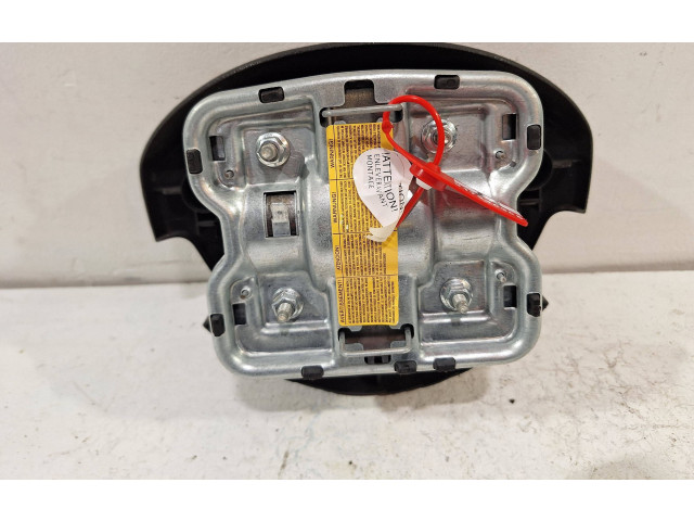 Подушка безопасности водителя 8200677496   Renault Clio III