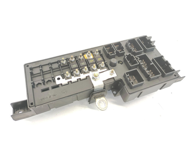 Блок предохранителей 30728008, 518828108 Volvo V70