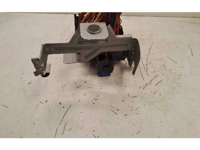 Блок предохранителей 252367589R Dacia Sandero III