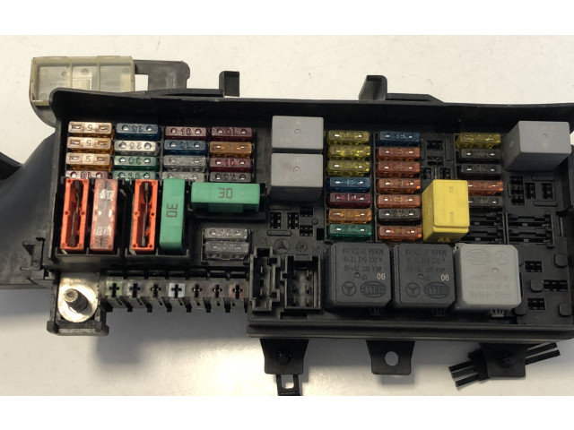 Pojistková skříňka A1645403372, A0025428119 Mercedes-Benz ML W164 2005