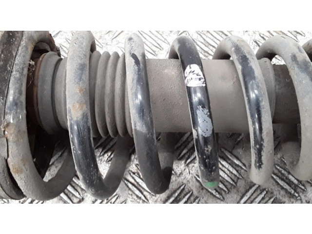 Передний амортизатор с пружиной