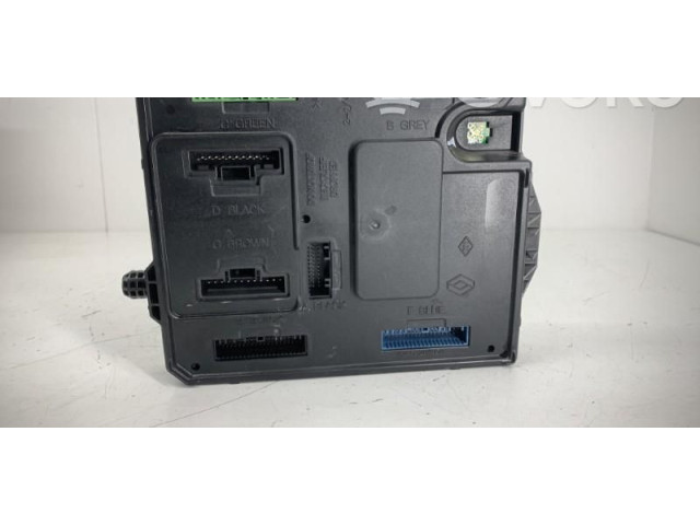 Zpětné zrcátko  Renault Zoe 2018  681000303R  