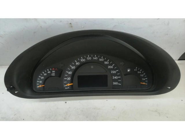 Přístrojová deska Mercedes-Benz C W203 2003 A2035401347