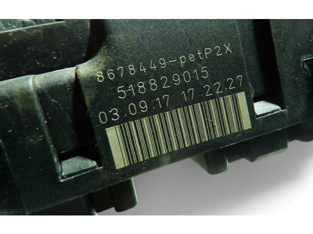 Блок предохранителей 8678449   Volvo S80    