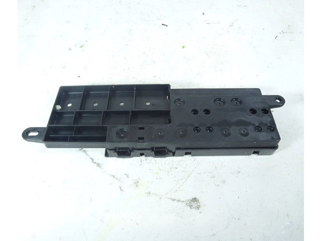 Блок предохранителей 318986023 Jaguar XJ X351