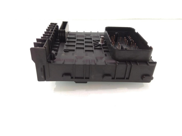 Блок предохранителей 1K0937118   Skoda Yeti (5L)    