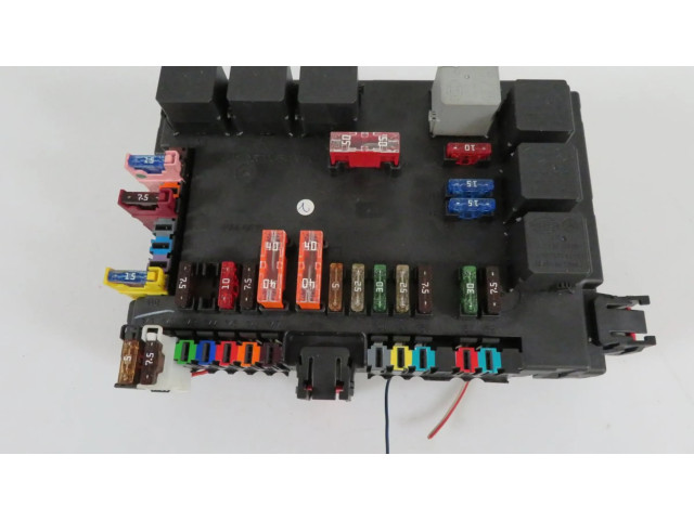 Pojistková skříňka A2219006902, A2219067000 Mercede-Benz S W221 2012