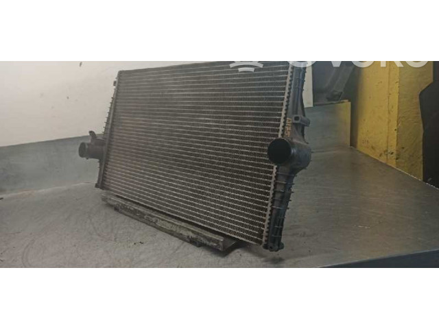 Интеркулер  30748808, 989581K   Volvo XC90 