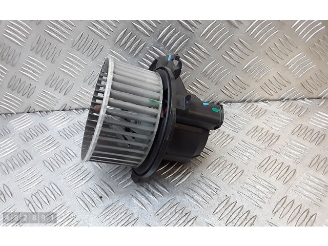 Вентилятор печки       Dacia Duster