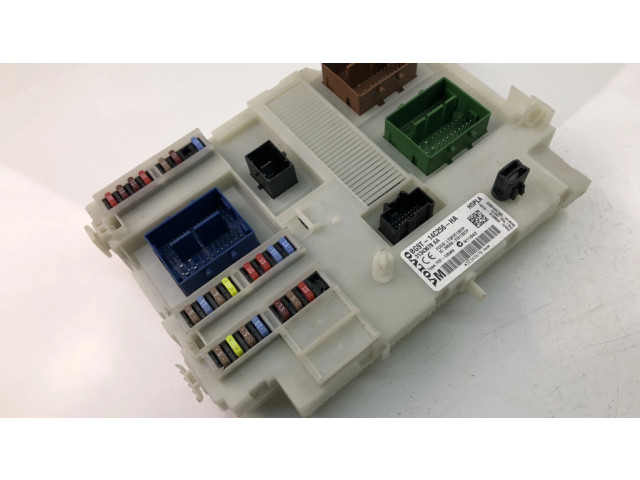 Блок предохранителей 31343678AA Volvo V70