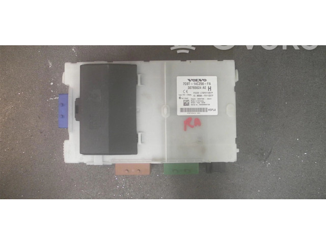 Блок предохранителей 30765624   Volvo V70    