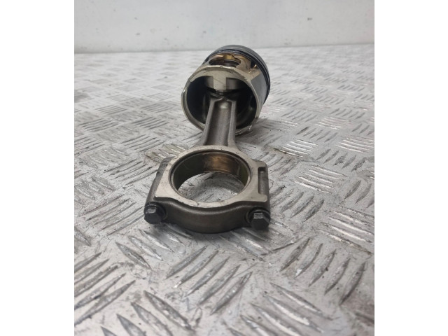 Píst 10653 Opel Vivaro