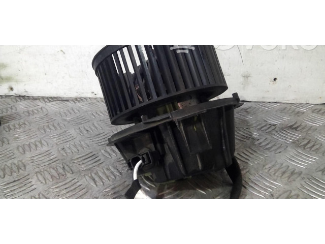 Вентилятор печки 272106020R Dacia Duster