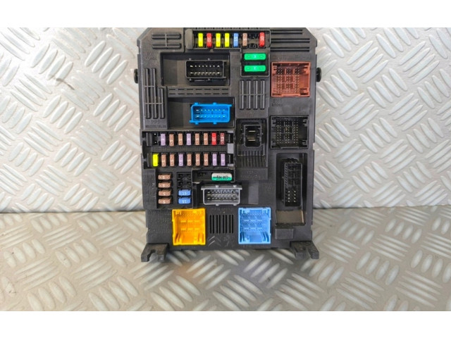 Блок предохранителей 9832880280, 9832880280 Citroen Berlingo