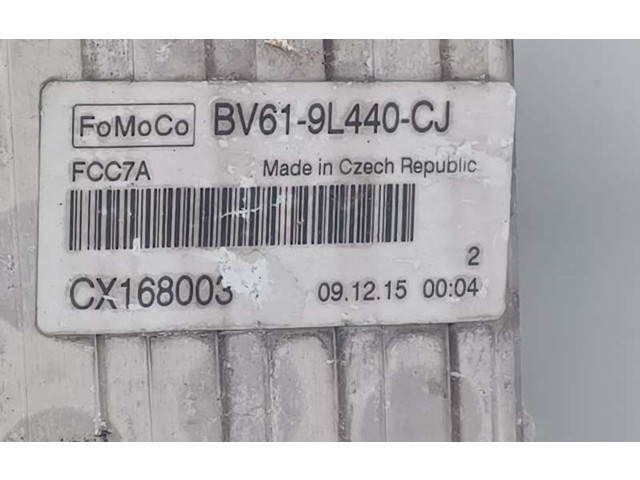 Интеркулер  2027395, BV619L440CJ   Ford Focus 