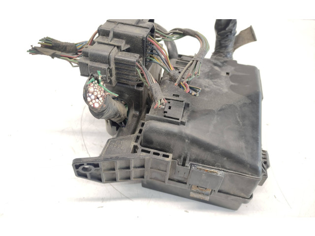 Блок предохранителей MR587816, G8C218MA Mitsubishi Grandis