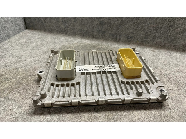 Блок управления двигателя P68330924AA Dodge Durango