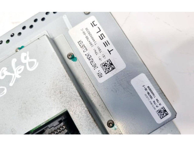 Панель приборов 100478800C, 1004788-00-C Tesla Model S