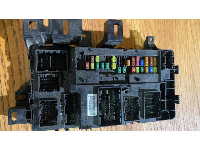 Pojistková skříňka hr3t15604, HR3T15604 Ford Mustang VI 2016