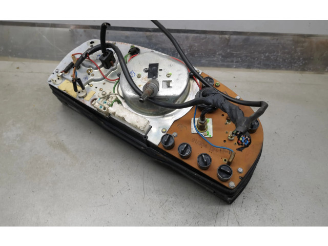 Přístrojová deska Mercedes-Benz S W116 1977 87001021