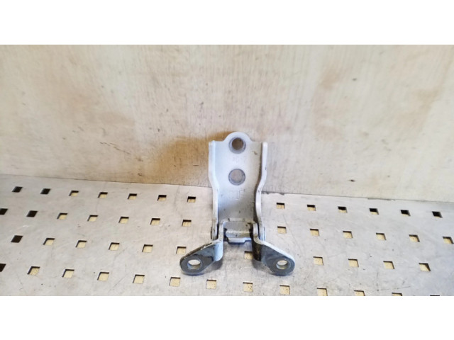 Передняя верхняя петля