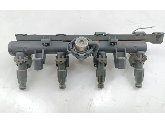 Топливная рампа 030133319AA Seat Ibiza II (6k)