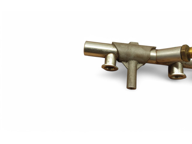 Vstřikovací lišta 06E130089AF Audi Q7 4M