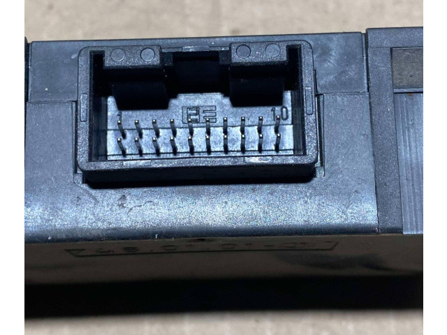 Pojistková skříňka Блок управления сигнализации 4D0951173D Audi A8 S8 D2 4D 1999